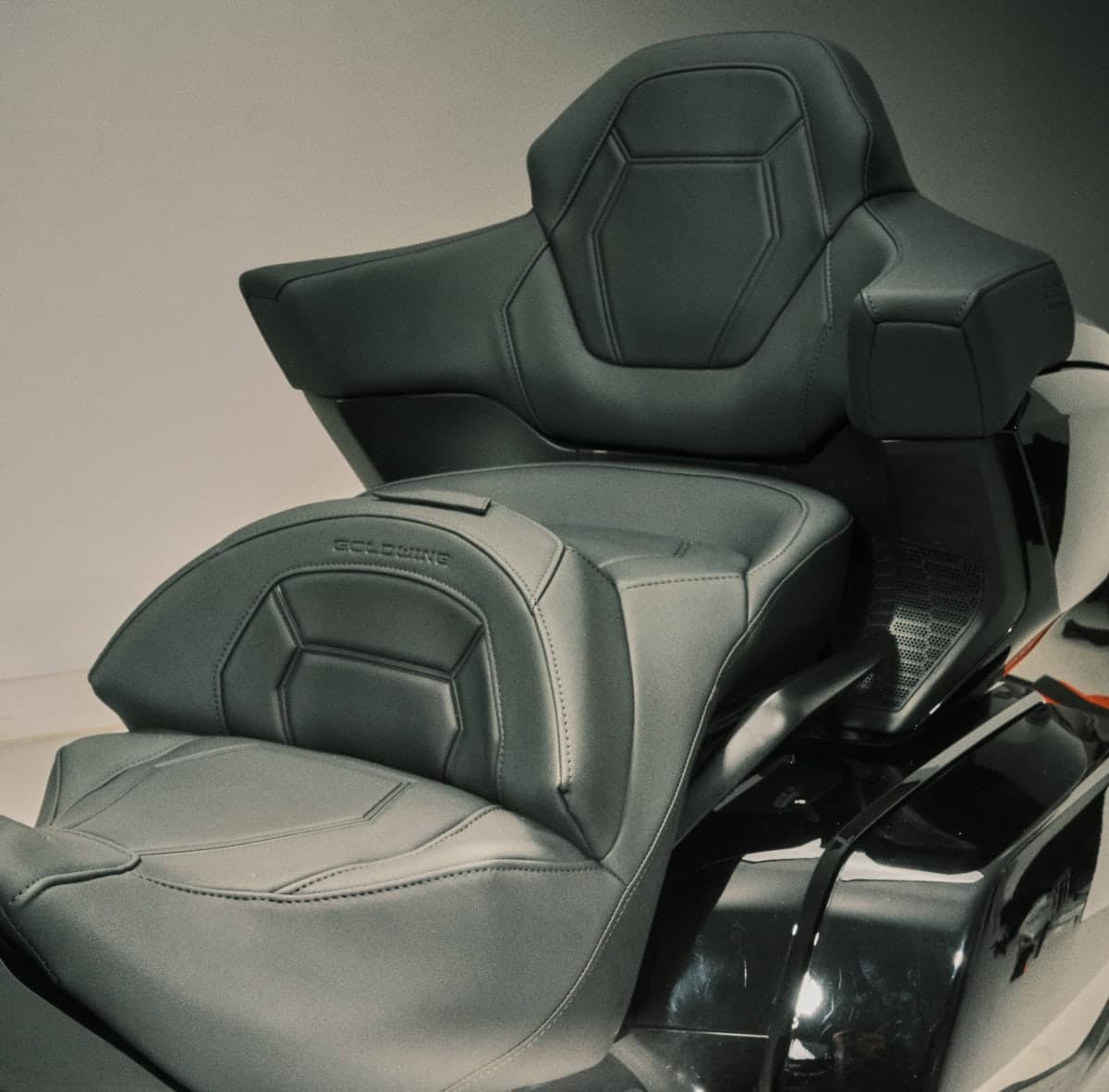 SELLE GRAND CONFORT GOLDWING TOURING - Image 1
