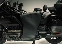 JUPE / TABLIER PILOTE AVANT HONDA GOLDWING  - Image 2